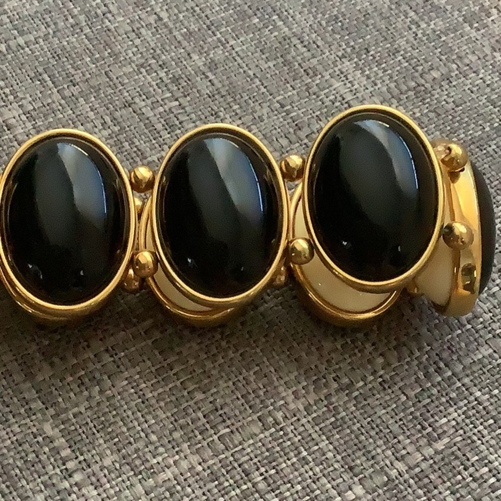 Reversible, rare Joan Rivers bracelet. Stretches. See all pictures. Black, ivory - Picture 4 of 6